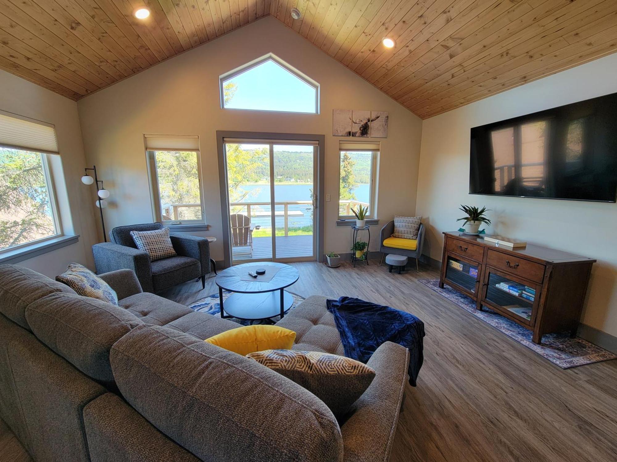 Lakeshore Lodging Suites โฮเมอร์ ภายนอก รูปภาพ