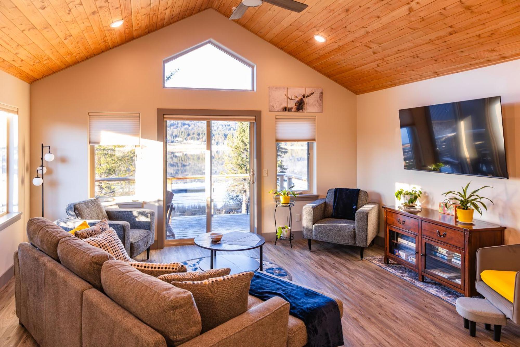 Lakeshore Lodging Suites โฮเมอร์ ภายนอก รูปภาพ