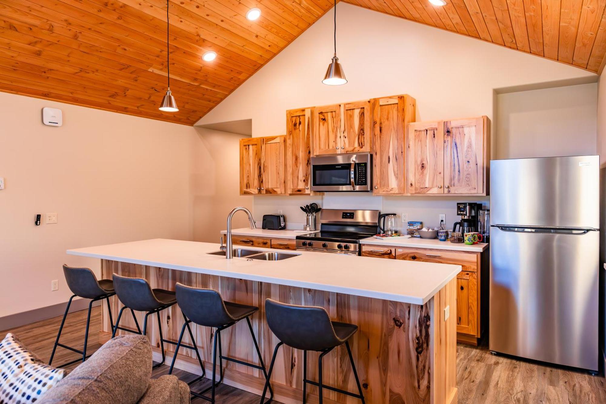 Lakeshore Lodging Suites โฮเมอร์ ภายนอก รูปภาพ